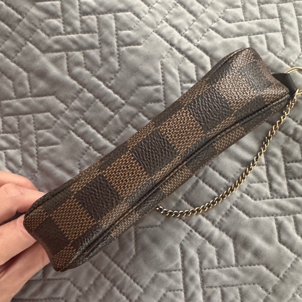 Louis Vuitton Damier Ebene Mini Pochette - EUC - Picture 15 of 16